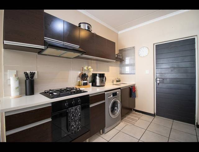 2 BEDROOM APARTMENT FOR SALE IN GREENSTONE HILL